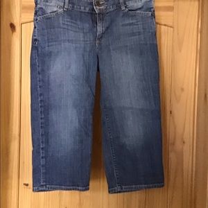 Ladies Capri Jeans